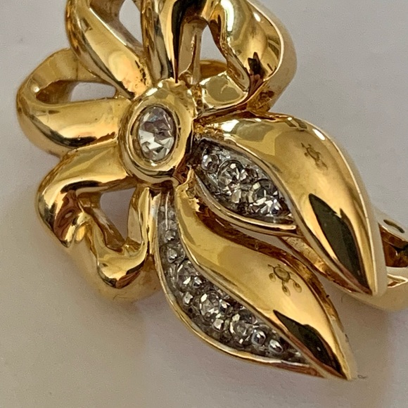 Vintage Nina Ricci bow tie earrings with crystal rhinestones clip on 1980s - Picture 6 of 9